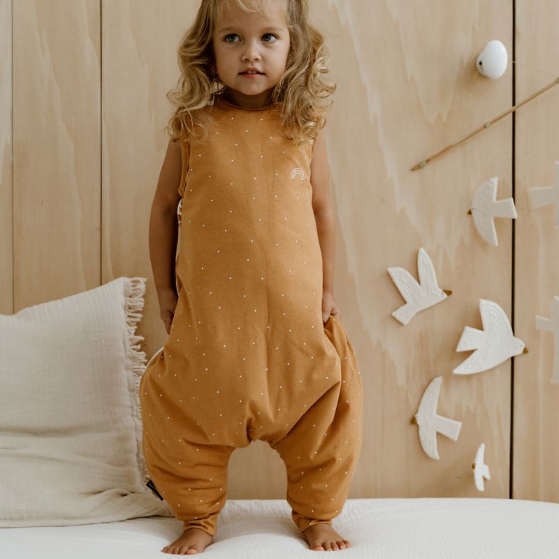 Image d'ambiance de présentation du produit Gigoteuse à pieds ourson 4 saisons (18-36 mois) - Les petites billes